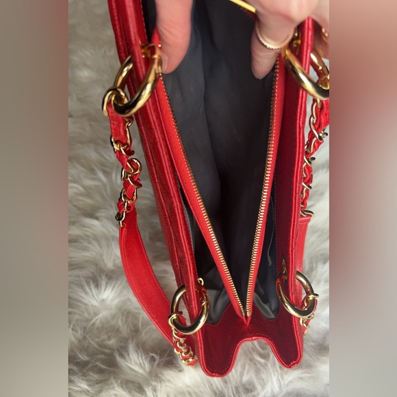 Chanel | Red Caviar Quilted Matalasse Grand Shopping Leather Tote Bag - Picture 4 of 16